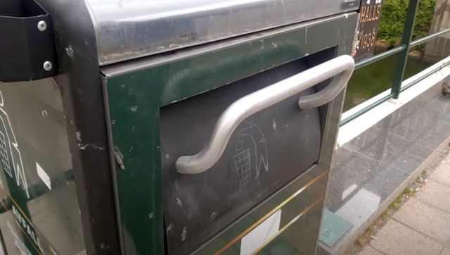 Talking dirty! How Swedish trash cans are encouraging citizens to throw their garbage correctly Talking dirty! How Swedish trash cans are encouraging citizens to throw their garbage correctly