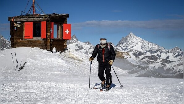 Border between Switzerland and Italy shifts due to melting glacier