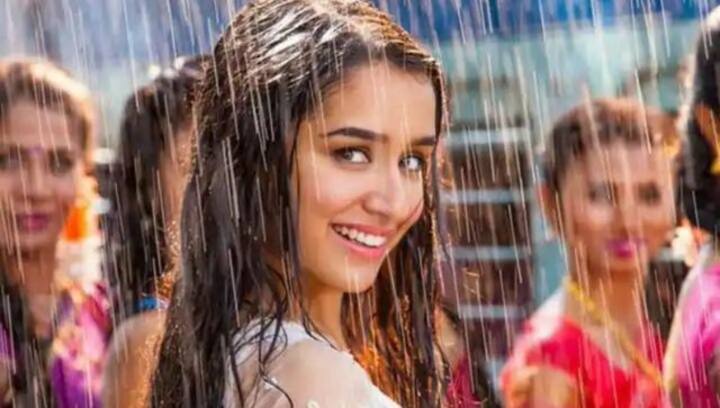 Shraddha Kapoor returns to Mumbai after 32 days long shoot Shraddha Kapoor returns to Mumbai after 32 days long shoot