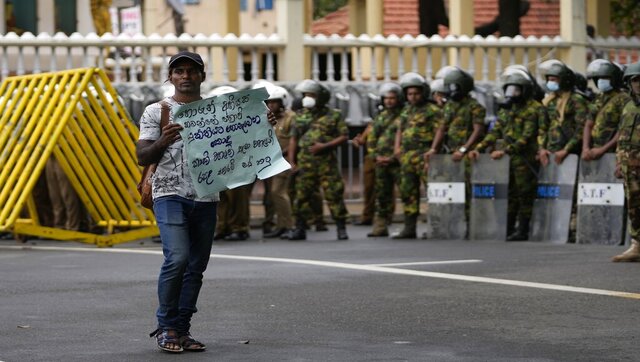 Sri Lanka's main Tamil minority party extends support to Wickremesinghe's call for all-party government Sri Lanka's main Tamil minority party extends support to Wickremesinghe's call for all-party government