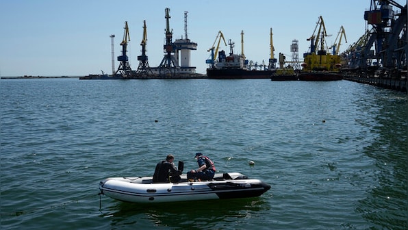 Ukraine: Shipping companies not ready to export grain despite deal to provide safe corridors through Black Sea