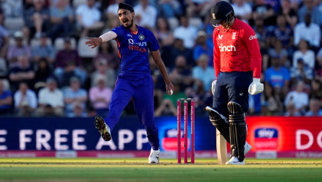 'Powerful, dominant': Twitter reacts as India crush England in 1st T20I 'Powerful, dominant': Twitter reacts as India crush England in 1st T20I