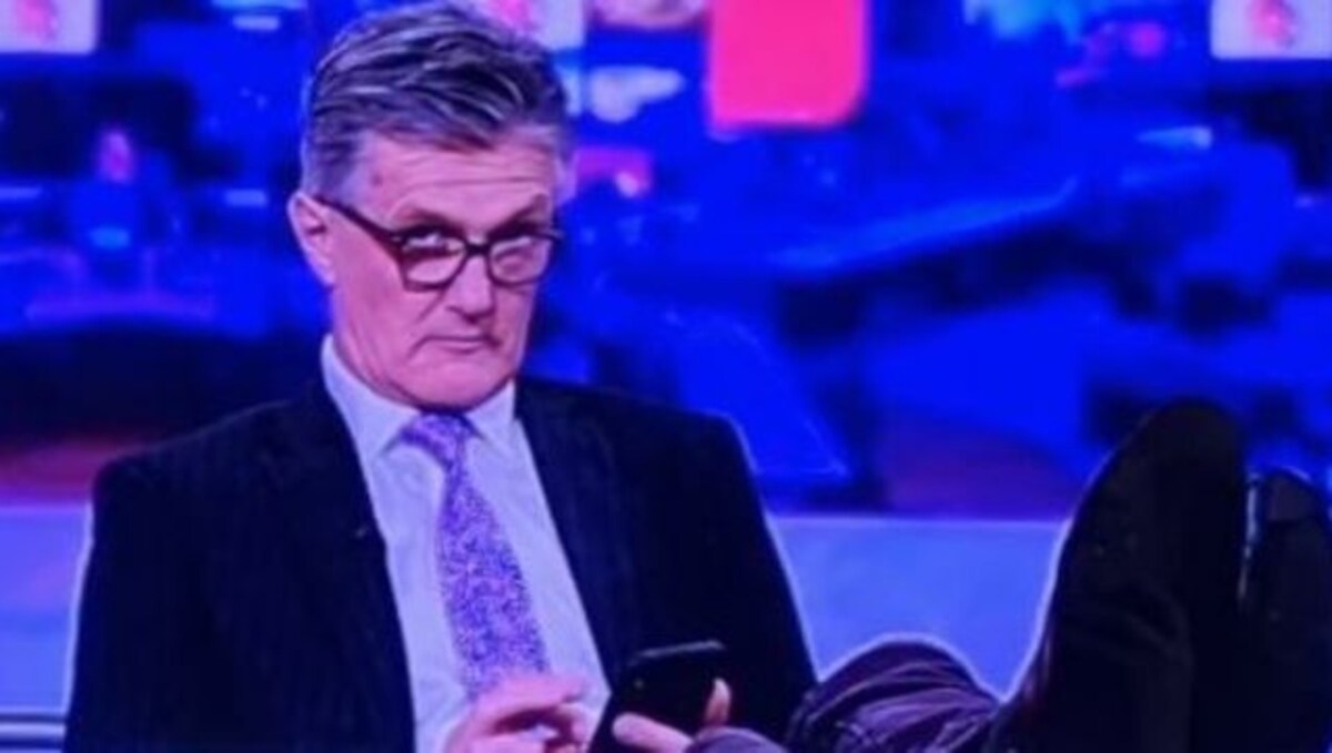 Hilarious' moment BBC catches newsreader with feet up on desk during live  broadcast - Irish Mirror Online