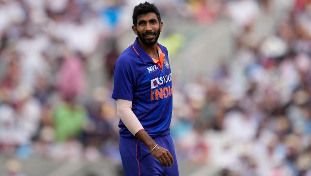 Jasprit Bumrah rested for Manchester ODI due to 'back spasms', replaced by Mohammed Siraj Jasprit Bumrah rested for Manchester ODI due to 'back spasms', replaced by Mohammed Siraj