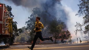 US heat waves soars as California wildfire rages