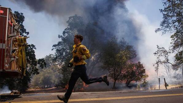 US heat waves soars as California wildfire rages