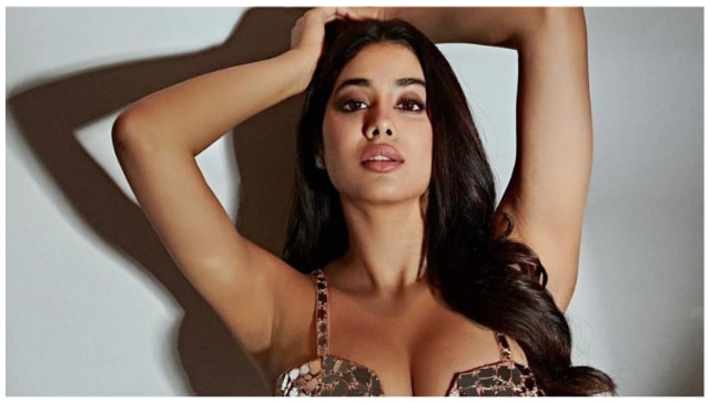 Janhvi Kapoor pens down a emotional note as she wraps her part for Sajid Nadiadwala’s upcoming film Bawaal Janhvi Kapoor pens down a emotional note as she wraps her part for Sajid Nadiadwala’s upcoming film Bawaal