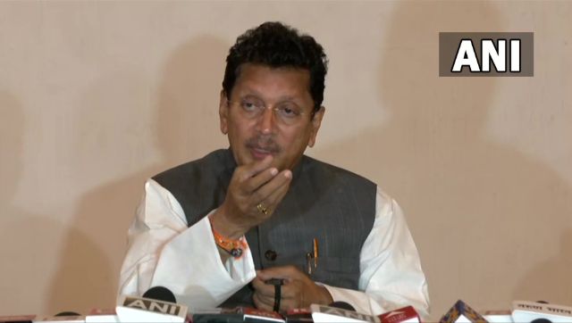 Eknath Shinde to legally challenge his removal as Shiv Sena leader, says Deepak Kesarkar Eknath Shinde to legally challenge his removal as Shiv Sena leader, says Deepak Kesarkar