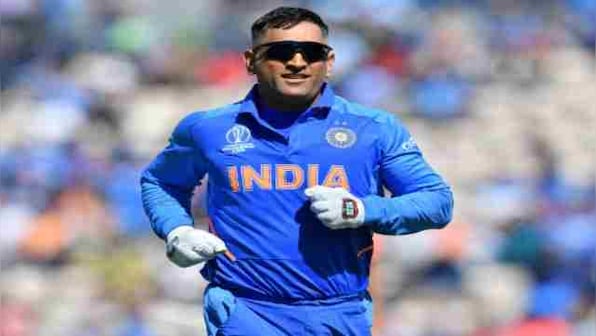 Former Pakistan captain Rashid Latif takes a dig at MS Dhoni for his wicketkeeping skills