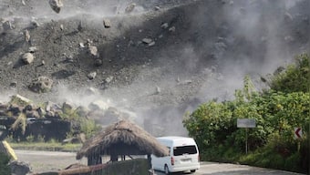 Hundreds of aftershocks shake earthquake-hit northern Philippines
