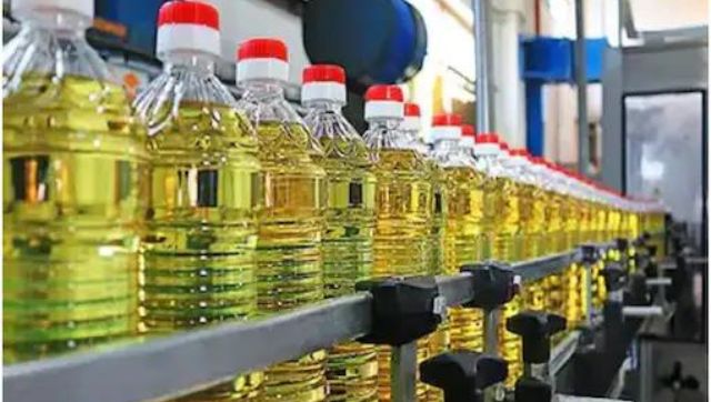 Edible oil prices down by Rs 15 to 25 per litre, record rise in procurement of oilseeds Edible oil prices down by Rs 15 to 25 per litre, record rise in procurement of oilseeds