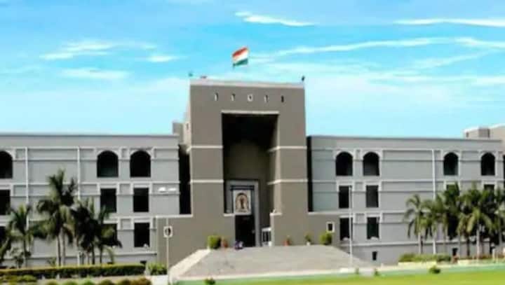 Gujarat: High Court issues notice to state government on introducing Bhagavad Gita in schools