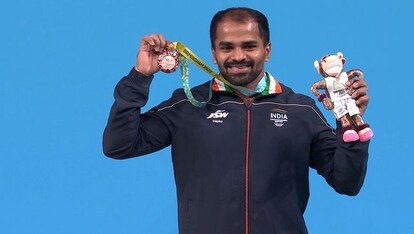 Commonwealth Games: India's Achinta Sheuli clinches gold in men's 73kg  weightlifting final-Sports News , Firstpost