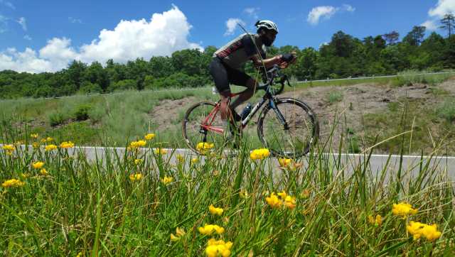 Kabir Rachure battles extreme heat in RAAM ulra cycling event. Image courtesy Shail Desai