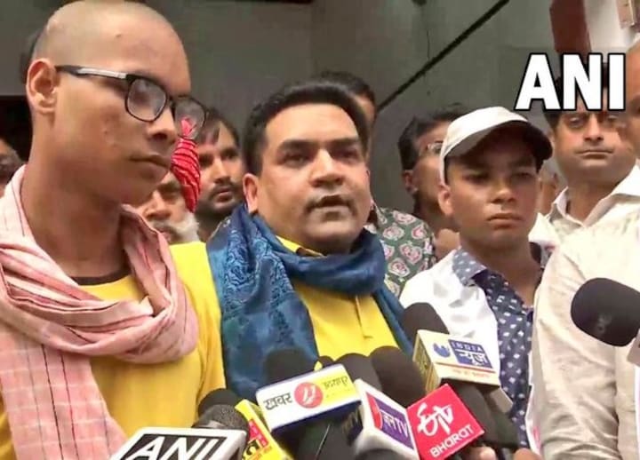 Udaipur killing: BJP leader Kapil Mishra meets victim Kanhaiya Lal's family, announces Rs 1 crore assistance