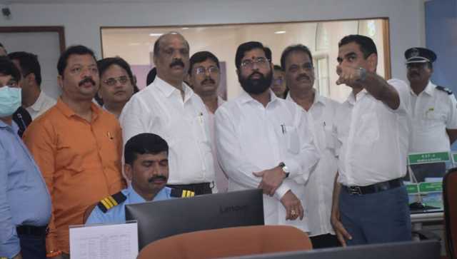 Mumbai Rains: CM Eknath Shinde Visits BMC Disaster Management Room ...