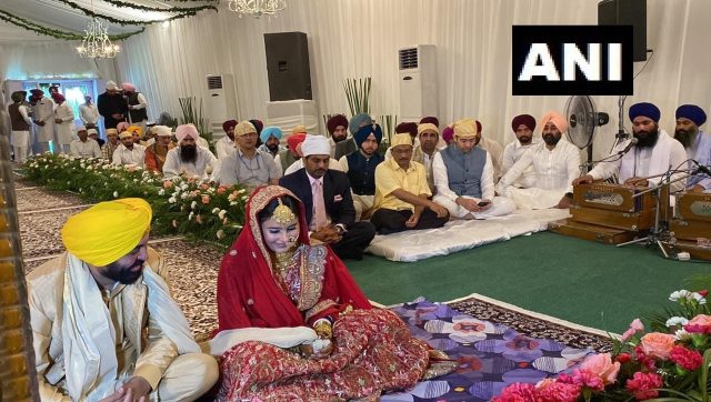 Punjab CM Bhagwant Mann gets married at a private ceremony in Chandigarh Punjab CM Bhagwant Mann gets married at a private ceremony in Chandigarh