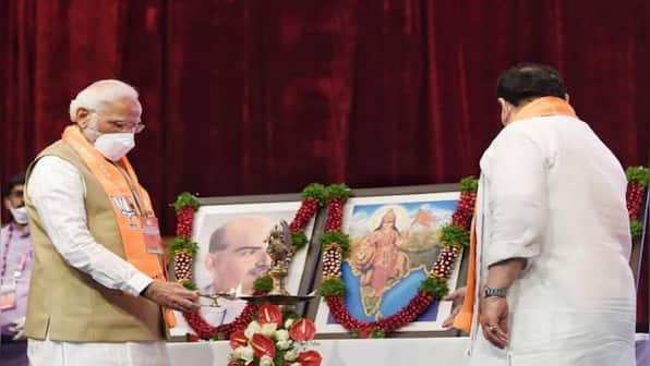 Telangana cop found snooping at BJP meet; party says would send resolutions to KCR