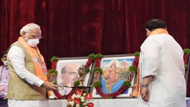 Telangana cop found snooping at BJP meet; party says would send resolutions to KCR Telangana cop found snooping at BJP meet; party says would send resolutions to KCR