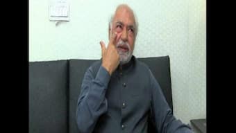 Pakistan: Senior journalist Ayaz Amir assaulted by unidentified men day after he called the army 'property dealers'