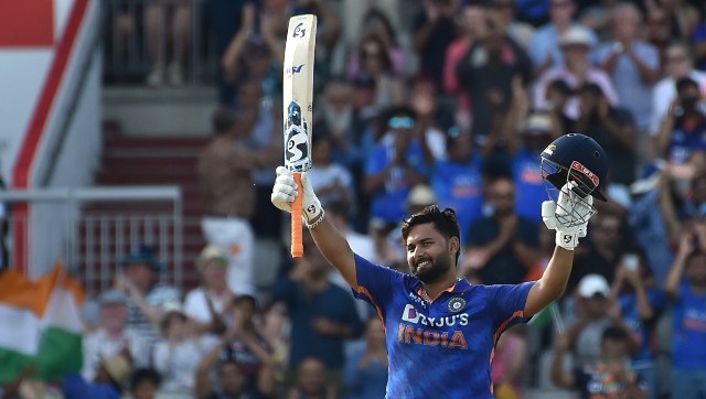 India vs England: 'Better love story than Twilight', Twitterati applauds Rishabh Pant on series-winning century India vs England: 'Better love story than Twilight', Twitterati applauds Rishabh Pant on series-winning century