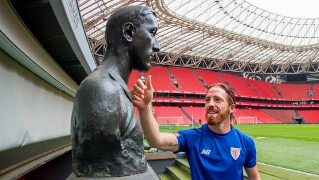 In Bilbao, there are also two monuments to legendary players, one of them to the aforementioned Pichichi. Between 1911 and 1922, Pichichi scored 83 goals in 89 games for Athletic Club, and newspaper MARCA named the award for the league’s top goalscorer in his honour in 1953. The striker was another player who suffered an untimely demise, succumbing to typhus in 1922, and Athletic Club erected a bust of him in 1926, which was transferred to their new stadium in 2013. Image: LaLiga
