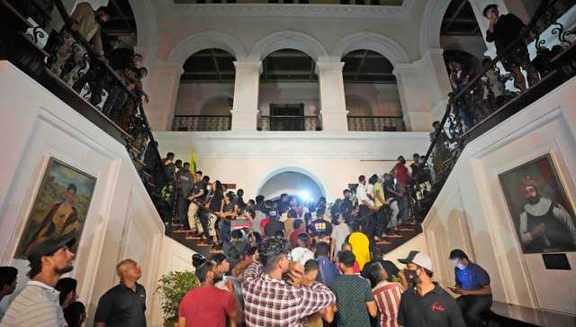 In economic-crisis hit Sri Lanka, protesters recover millions in cash at President Rajapaksa's mansion In economic-crisis hit Sri Lanka, protesters recover millions in cash at President Rajapaksa's mansion