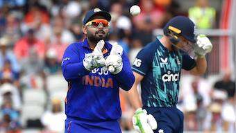 I hope Rishabh Pant takes care of his weight. Can emerge as a model, earn in crores: Shoaib Akhtar