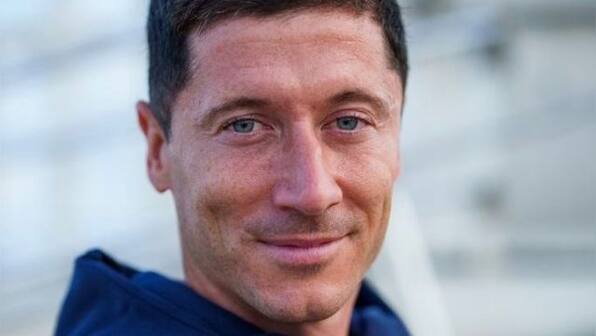 Robert Lewandowski joins Barcelona in Miami for US tour