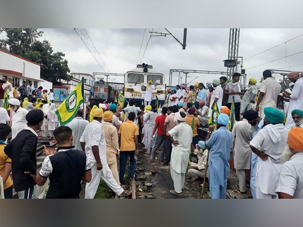 Samyukt Kisan Morcha hold 'rail roko' stir across Punjab over MSP issue Samyukt Kisan Morcha hold 'rail roko' stir across Punjab over MSP issue