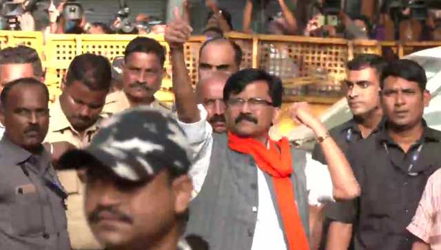 'Jhukega nahi', says Shiv Sena's Sanjay Raut before being detained by ED in Patra Chawl land scam case 'Jhukega nahi', says Shiv Sena's Sanjay Raut before being detained by ED in Patra Chawl land scam case