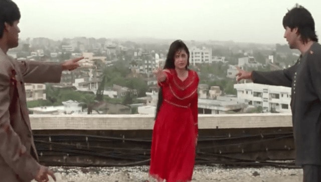 Watch: Akshay Kumar, Suniel Shetty starrer Sapoot's 'statue' scene goes viral; internet goes ROFL Watch: Akshay Kumar, Suniel Shetty starrer Sapoot's 'statue' scene goes viral; internet goes ROFL