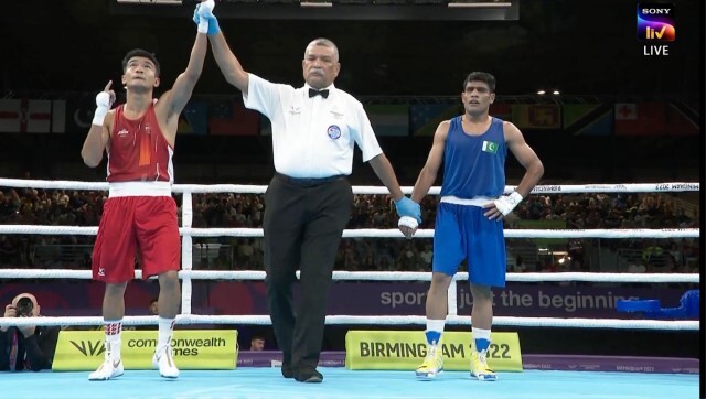 Commonwealth Games: Shiva Thapa outclasses Pakistan's Suleman Baloch in opening bout Commonwealth Games: Shiva Thapa outclasses Pakistan's Suleman Baloch in opening bout