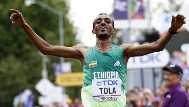 World Athletics Championships: Ethiopia's Tamirat Tola wins men's marathon World Athletics Championships: Ethiopia's Tamirat Tola wins men's marathon