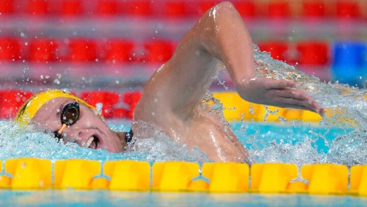 Commonwealth Games: Ariarne Titmus sets up Australian 200m freestyle showdown against teenager Mollie O'Callaghan