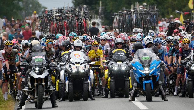 Tour de France 2022: Climate action protesters interrupt race during stage 19 Tour de France 2022: Climate action protesters interrupt race during stage 19