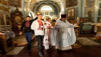 Bombshells and wedding bells: Ukraine sees wartime marriage rush