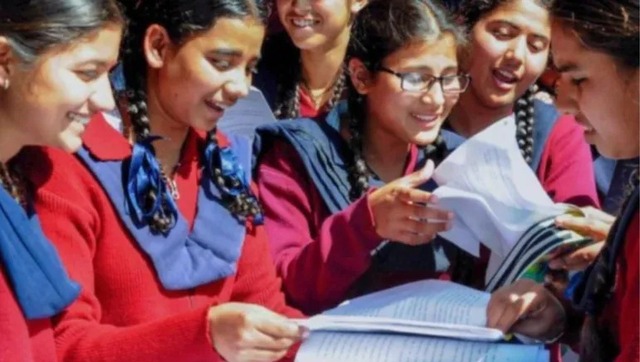 CBSE Class 12 Results 2022: Two Uttar Pradesh girls score perfect 500/500 CBSE Class 12 Results 2022: Two Uttar Pradesh girls score perfect 500/500