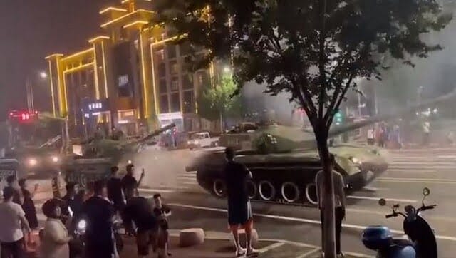 ¿Plaza de Tiananmén 2.0?  China despliega tanques para evitar que la gente retire dinero de los bancos afectados por la crisis