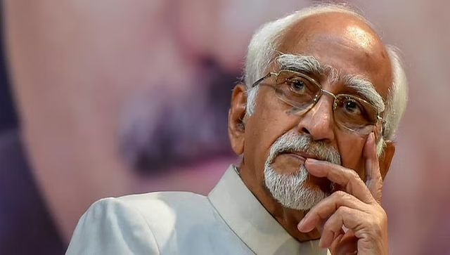 Hamid Ansari fraternised with Pak journalist Mirza: Senior advocate shares image to 'debunk' ex-VP's claims Hamid Ansari fraternised with Pak journalist Mirza: Senior advocate shares image to 'debunk' ex-VP's claims