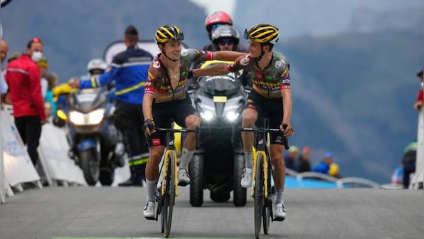 Tour de France 2022: Leader Jonas Vingegaard loses key ally Primoz Roglic ahead of Stage 15
