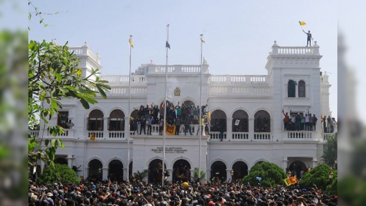 WATCH: Sri Lankan protesters storm PM office in Colombo despite heavy security presence