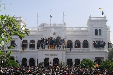WATCH: Sri Lankan protesters storm PM office in Colombo despite heavy security presence