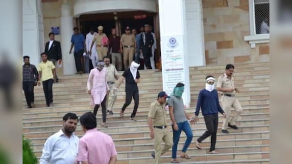BJP MP Anil Bonde and Amravati MP Navneet Rana allege police suppression in the murder of chemist