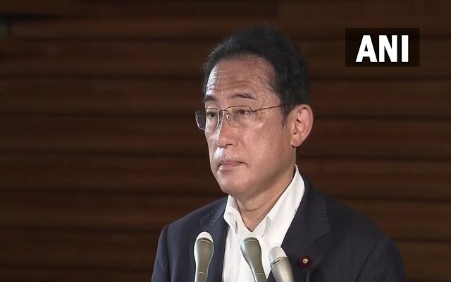 Doctors working very hard to save Abe's life after barbaric attack: Japan PM Fumio Kishida Doctors working very hard to save Abe's life after barbaric attack: Japan PM Fumio Kishida