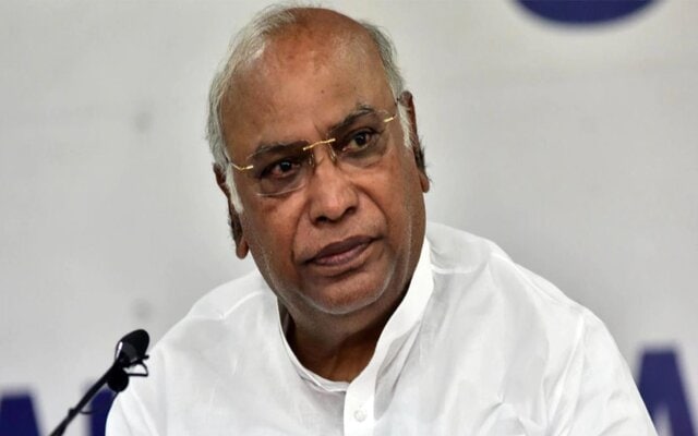 Congress leader Mallikarjun Kharge tests positive for COVID-19; to skip ...