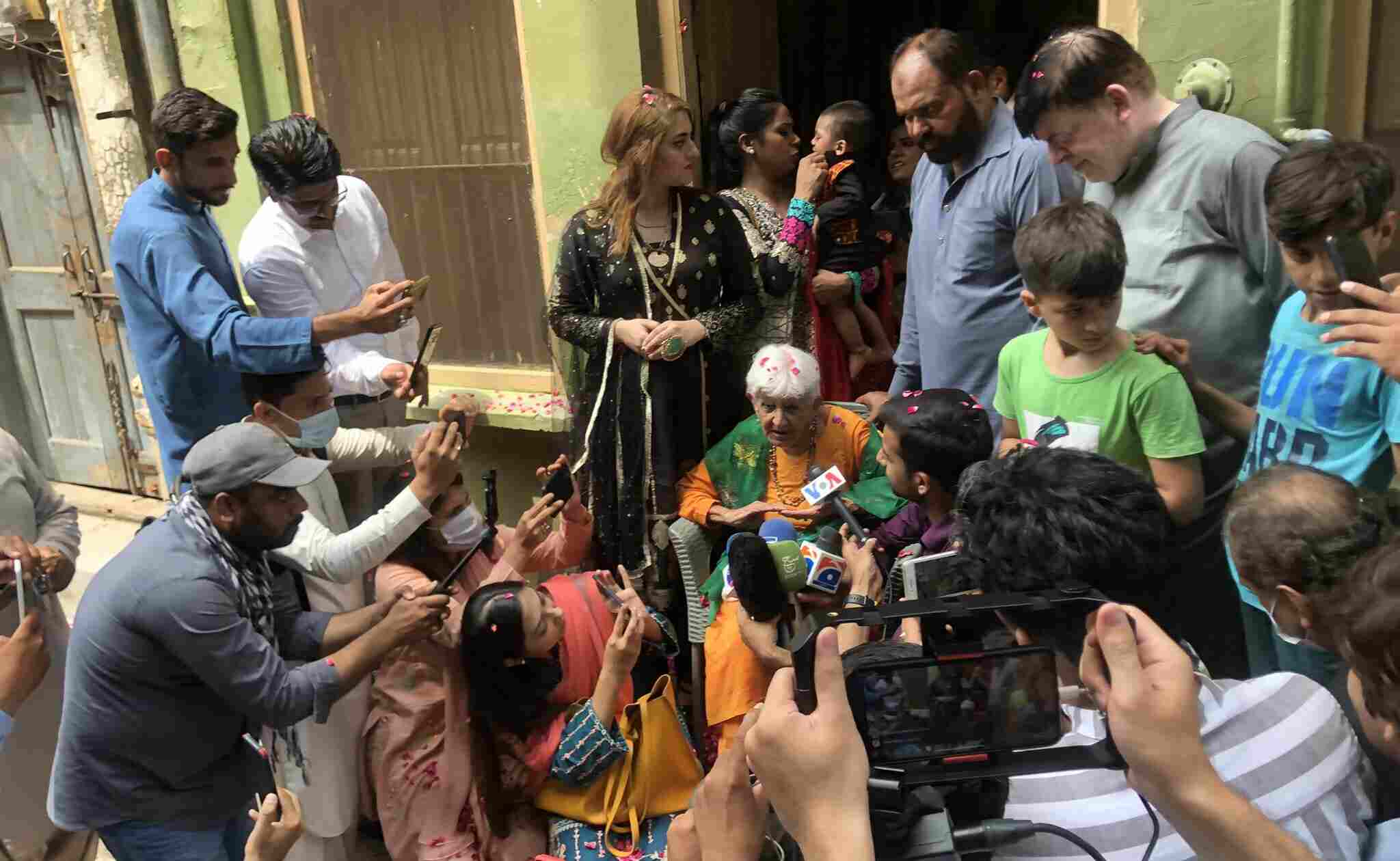 Watch: 90-year-old woman visits ancestral home in Pakistan's Rawalpindi after 75 years Watch: 90-year-old woman visits ancestral home in Pakistan's Rawalpindi after 75 years