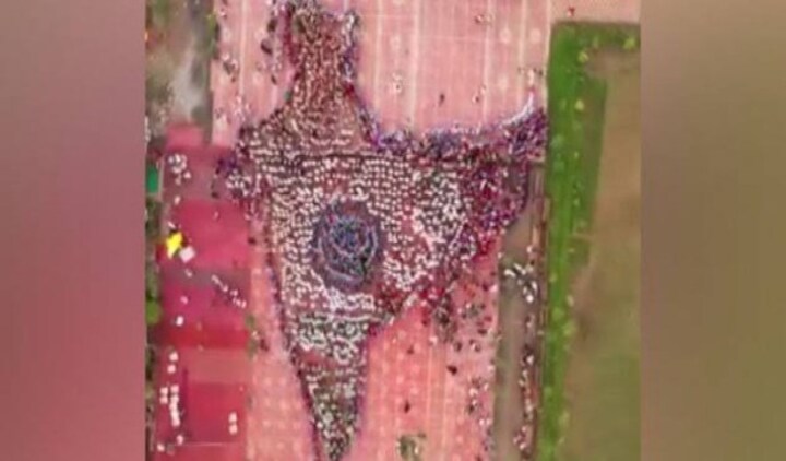 MP: Indore sees creation of world record for largest human chain forming India's map