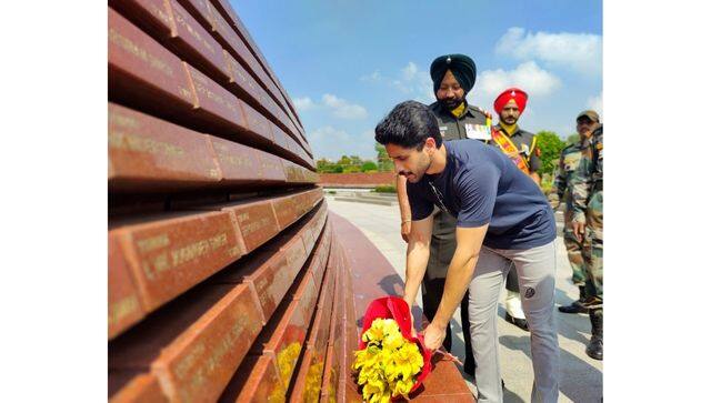Aamir Khan, Mona Singh, Naga Chaitanya Akkineni and director Advait Chandan paid homage to India's martyrs.