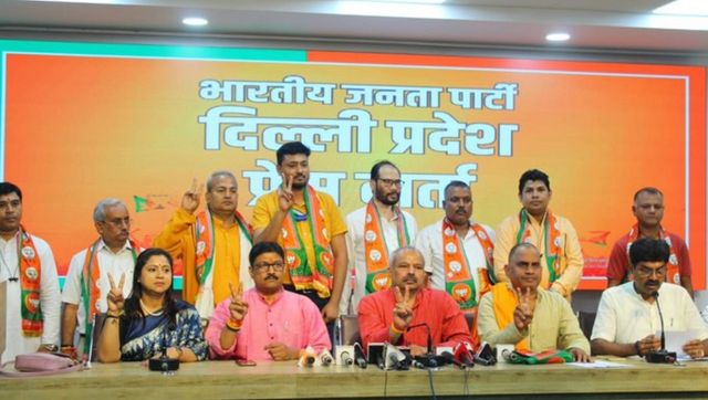 Delhi: 'AAP volunteers' join BJP as rumours of rift gather strength Delhi: 'AAP volunteers' join BJP as rumours of rift gather strength